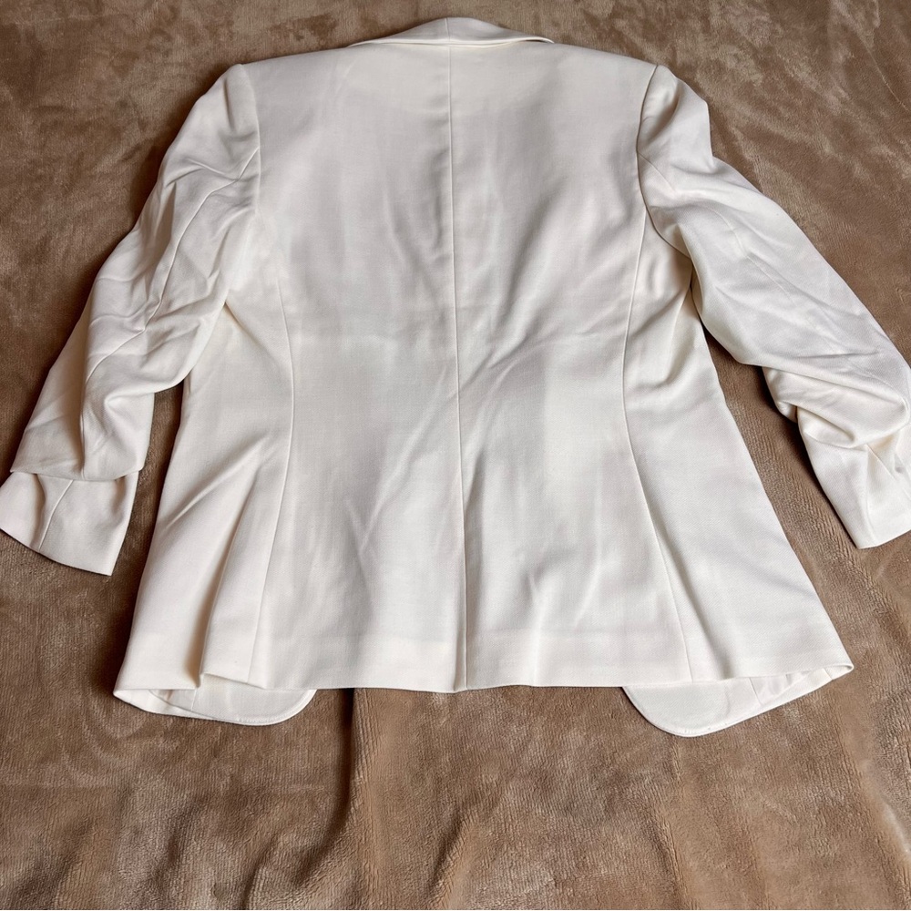 H&M Classic Fitted White Collared Open Blazer with Ruched Sleeves - Size XXS - Picture 6 of 11